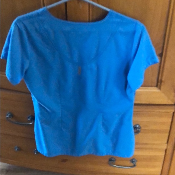 Light blue scrub top - Picture 2 of 2